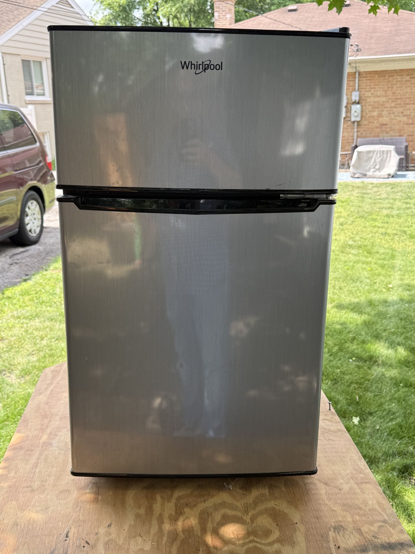 Whirlpool Dorm Refrigerator 3.1 CF with Freezer