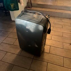 Lg 8000 BTU portable Air Condition Unit