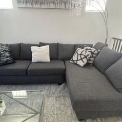 Caught- Sofa Dark Grey 