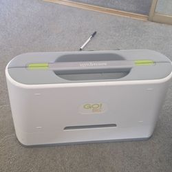 AccuQuilt GO! Big Fabric Cutter Near New