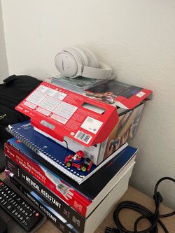 Nintendo switch 2 like new has it for 4 months