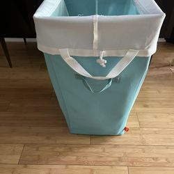 Laundry Basket with Liner