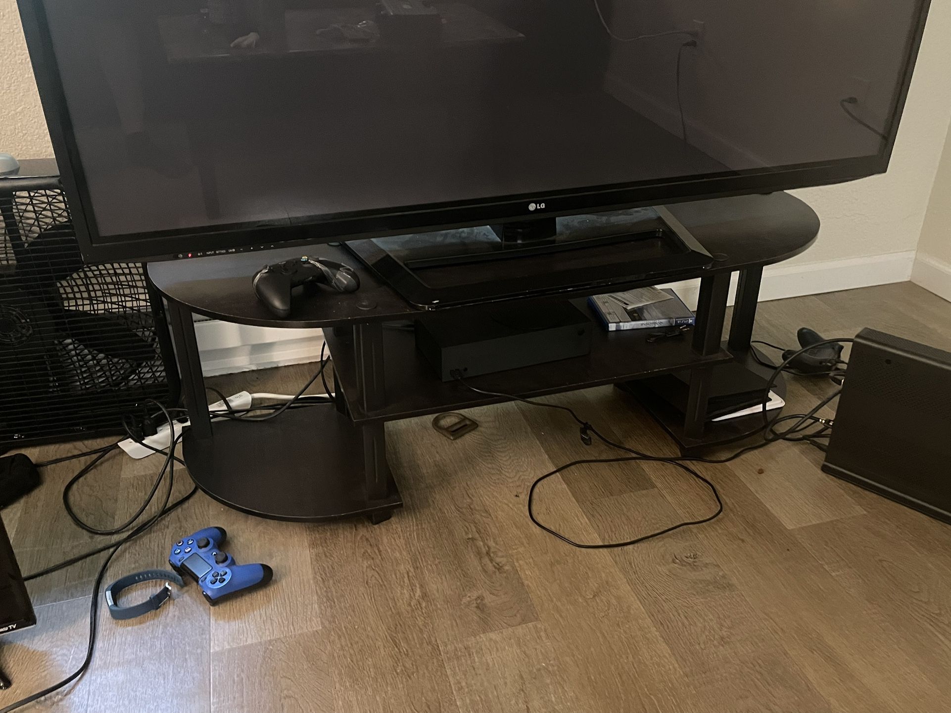 TV stand With Shelves
