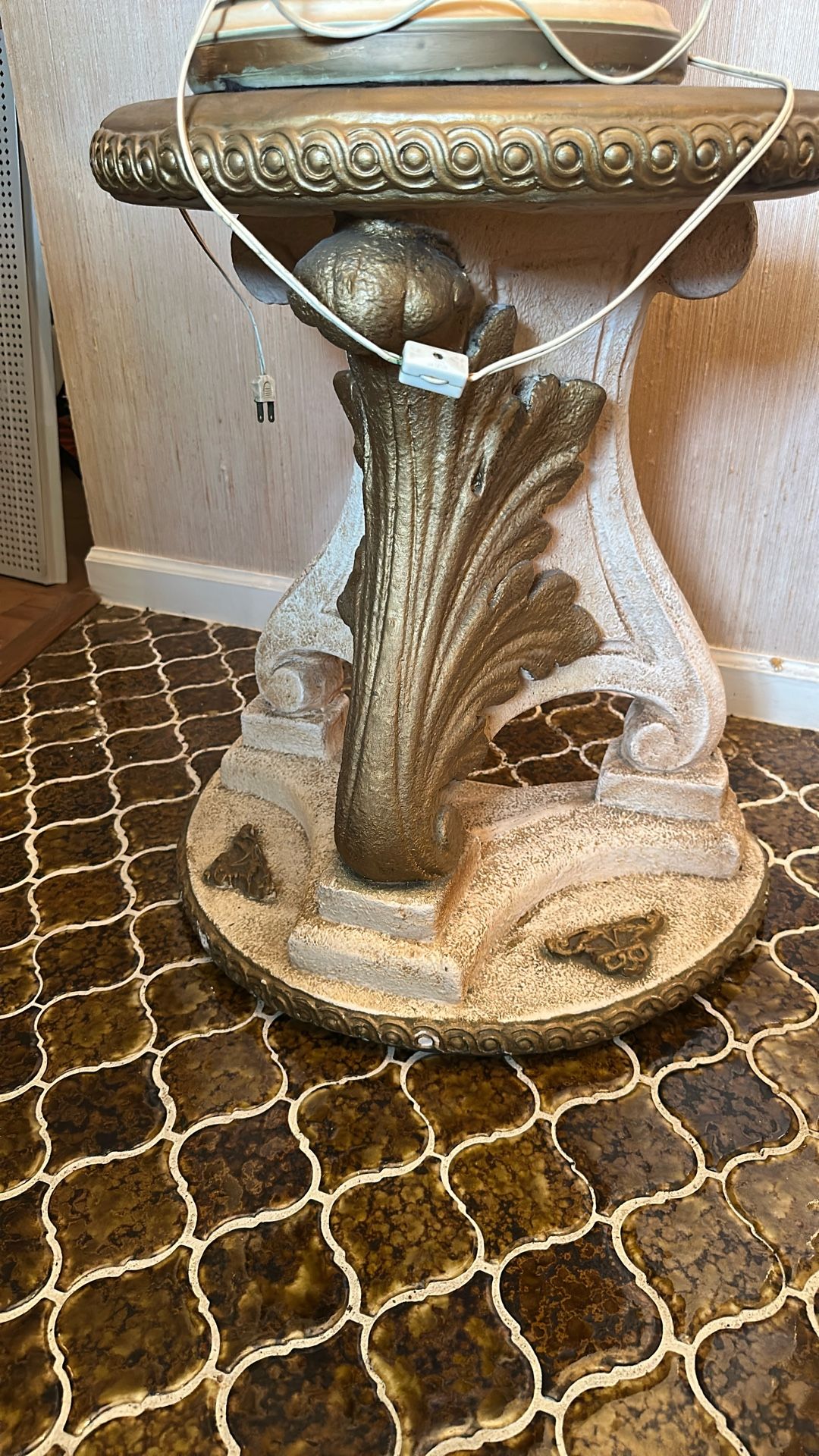 Vintage Stone Lamp, image size:1080x1920