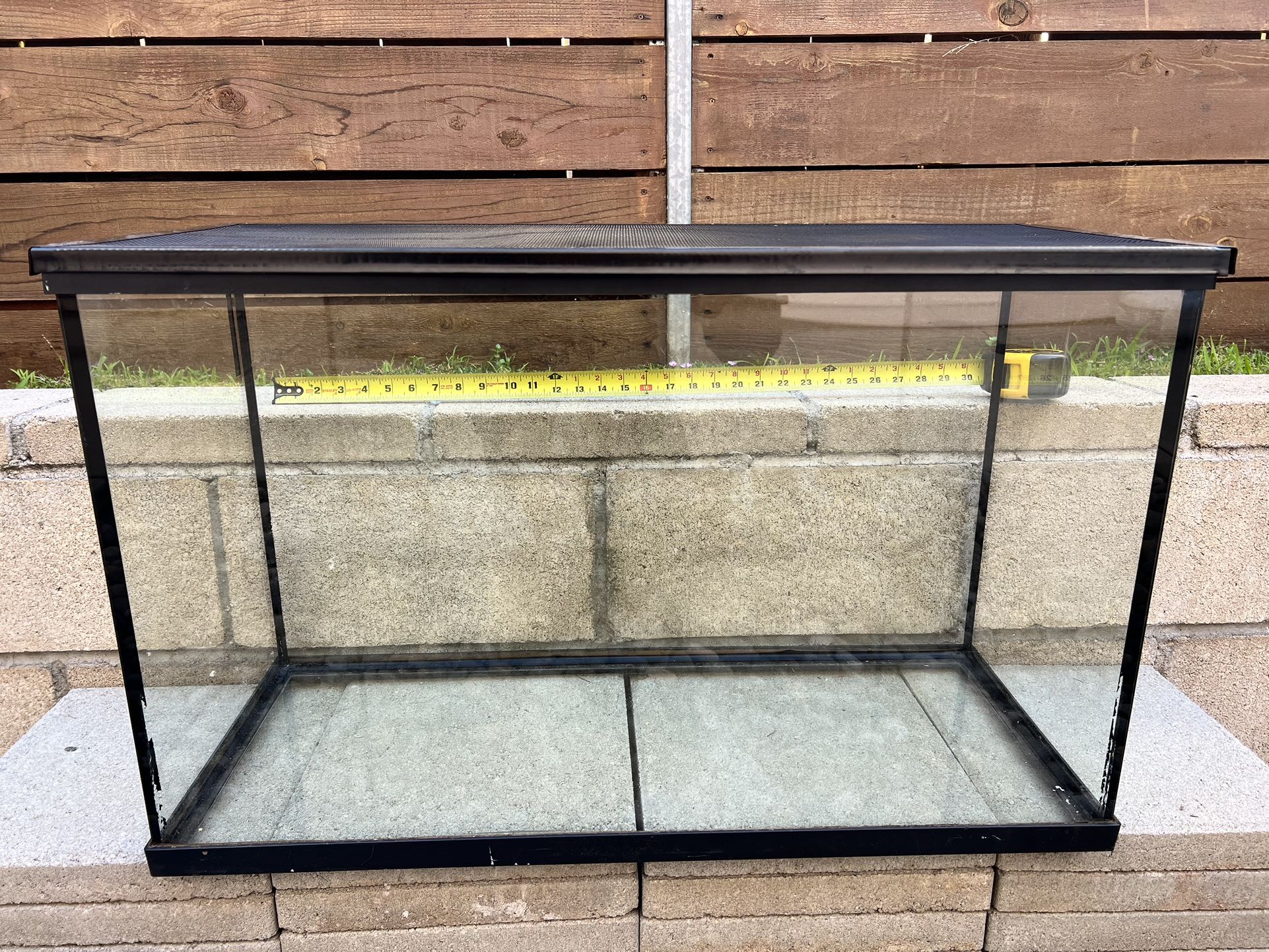 Glass Aquarium / Terrarium – 30” x 19” x 12.5” – With Mesh Cover