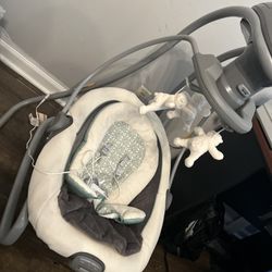 Graco DuetSoothe Swing and Rocker – Like New (Used Twice Only)