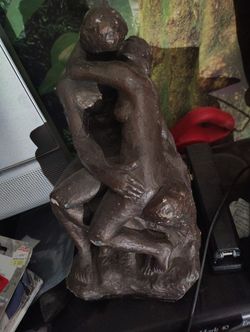 Sculpture " The kiss" 