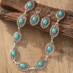 New silver and turqouise color necklace and earrings set. SHIPPING AVAILABLE