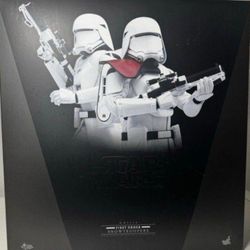 Hot Toys 🔥 First Order Snowtroopers 