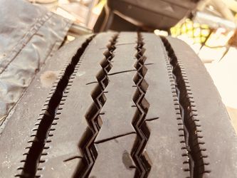Used truck tire Michelin 235/80/22.5