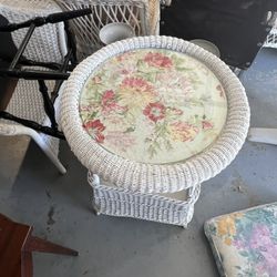 Wicker Table 