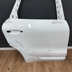 2015-2020 PORSCHE MACAN RIGHT REAR PASSENGER SIDE DOOR OEM 95B833312A