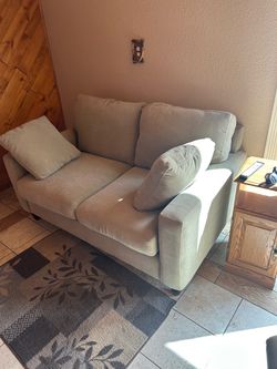 Loveseat, Chris Madden