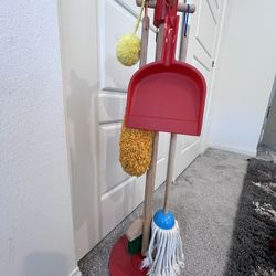 Melissa & Doug Wooden Cleaning Set