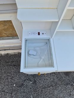 vanity desk with mirror for little girl