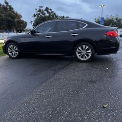 2012 Infiniti M37