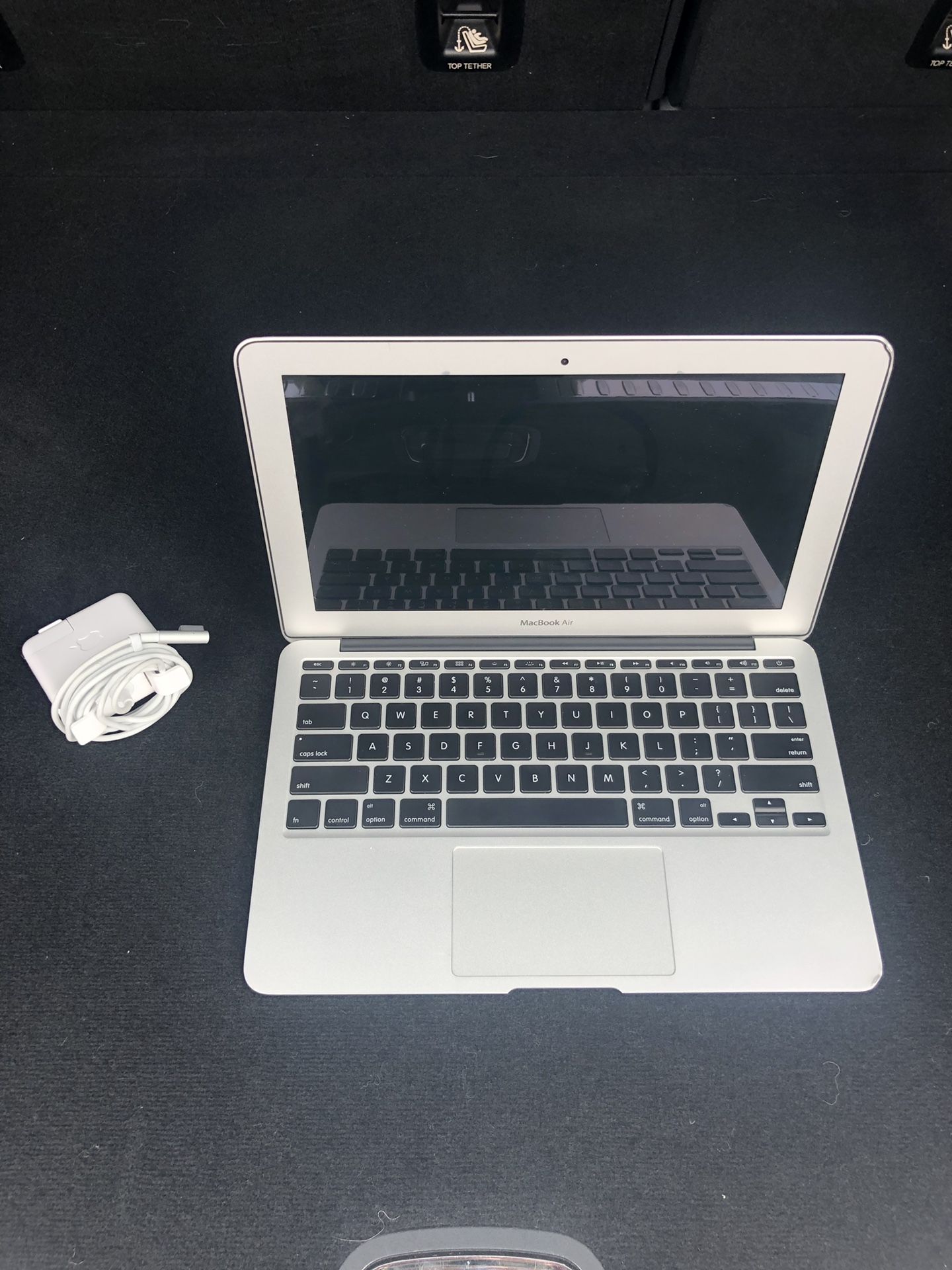 Apple MacBook Computer Air. 11”. Mid 2011. 4gb ram. 64 SSD. Sierra OS. 1.6ghz intel i5 64gb