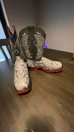 Brand new size 29.5MEX  11.5US