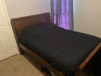 Full size bed with dresser & mirror