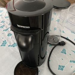 Nespresso Plus Vertió Coffee Machine