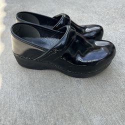 Nursing Shoes 