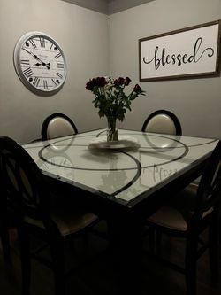 DINING TABLE REAL WOOD 