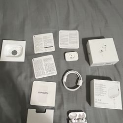 AirPods Pro 2nd Generation with MagSafe Wireless Charging Case (USB-C)