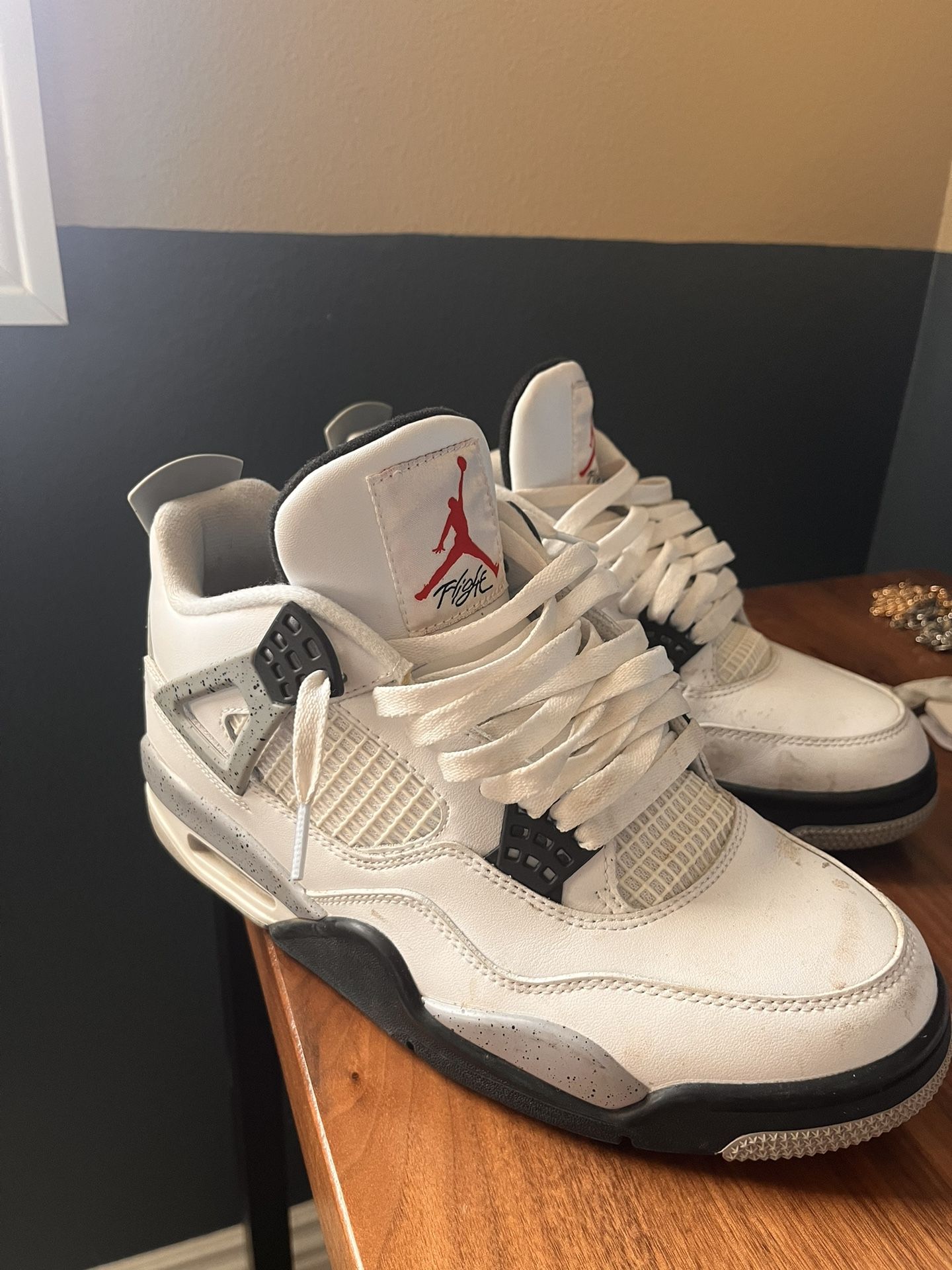 Jordan 4 White cement Retro