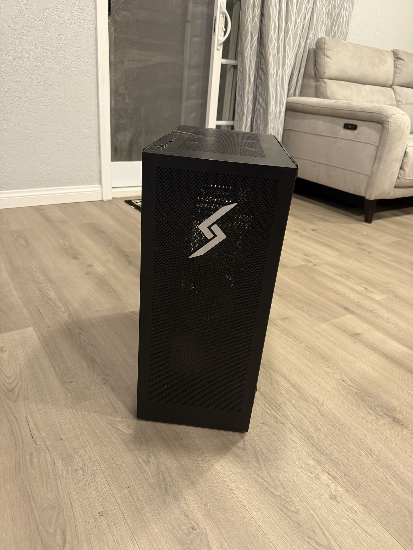 Digital Storm Velox X Gaming computer case, Heavy duty