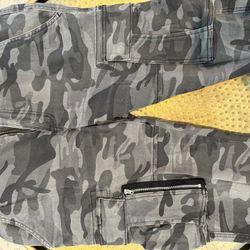 Men’s Camo Cargo Pants 