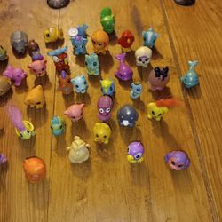 37 Hatchimals And Friends