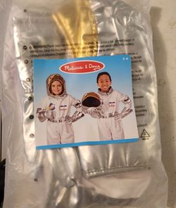 Halloween costume Astronaut size S 3to6 yrs old
New 🎃