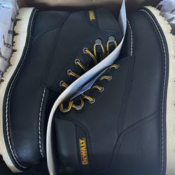 New. Men’s. Dewalt work boots size 10