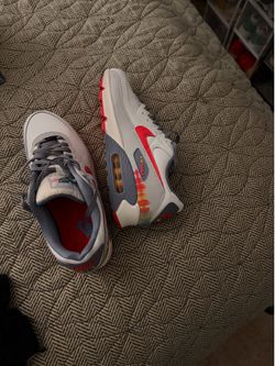 Shoes size 12