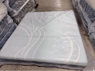 Outlet SALE💥King Mattress Tempurpedic ProAdapt firm 2.0 💥