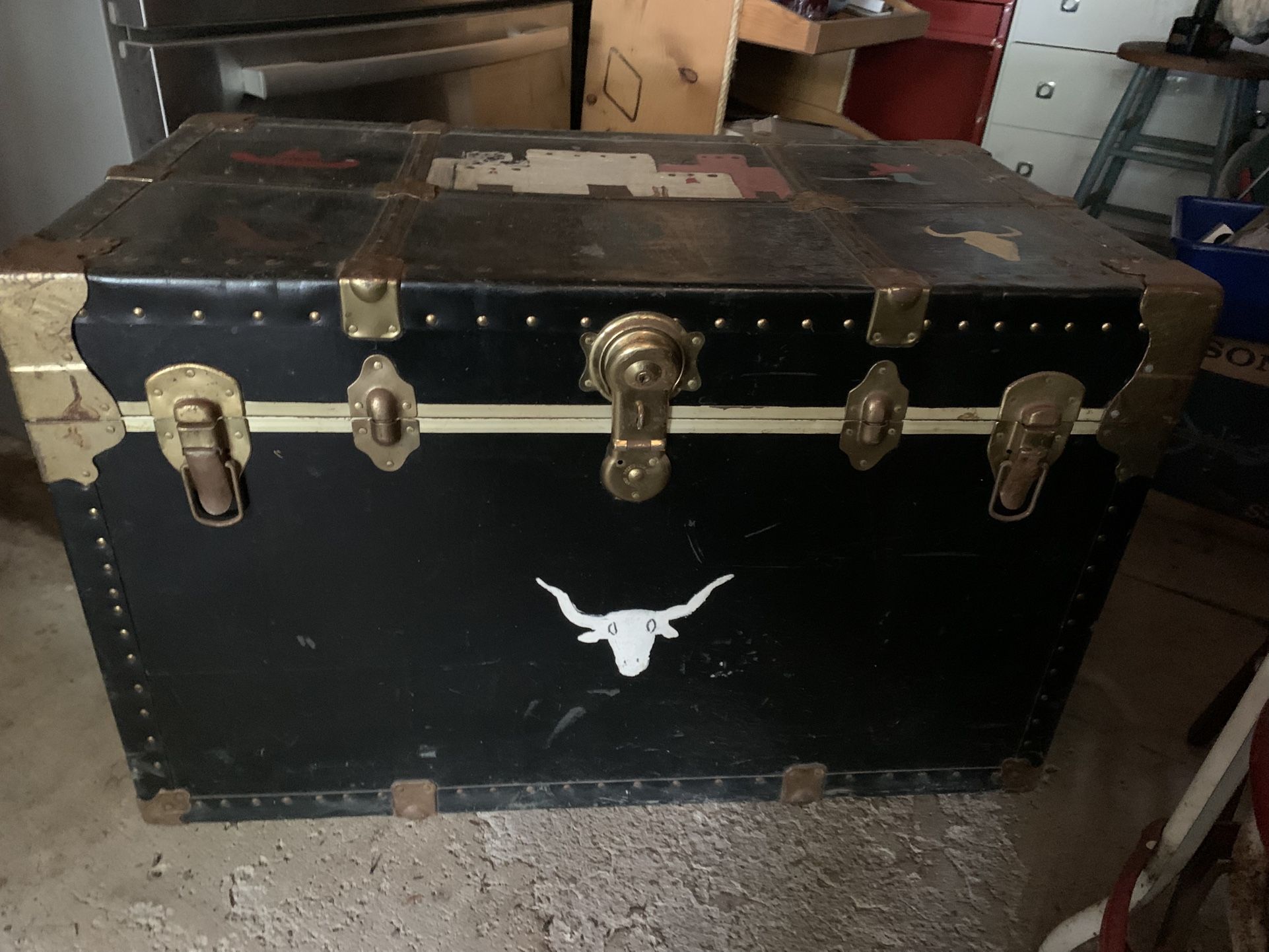 Vintage Steamer Trunk / Read Description
