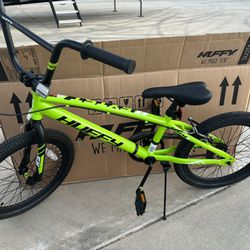 20” Huffy  Bike  NEW NEON Green 