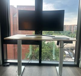 Electric Standing Desk – Bamboo Top & White Frame (40”)
