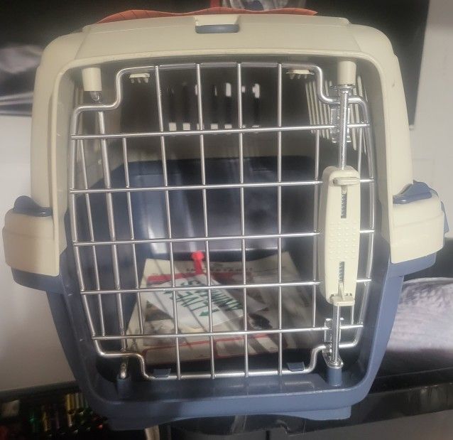 New Cat/ Small Dog Carriers
