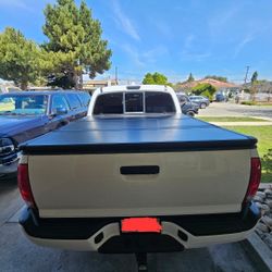 Hard Truck Bed Cover 