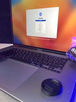 MacBook Pro 16" 8 Core i9 32GB Ram, 1TB SSD with ZV-E10 / 16-50mm Camera