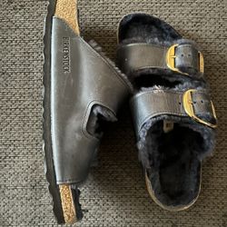 Women Shoes Size 7.5