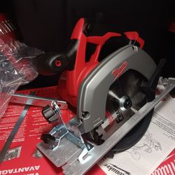 Milwaukee M18 Cordless Circular Saw Tool Only 