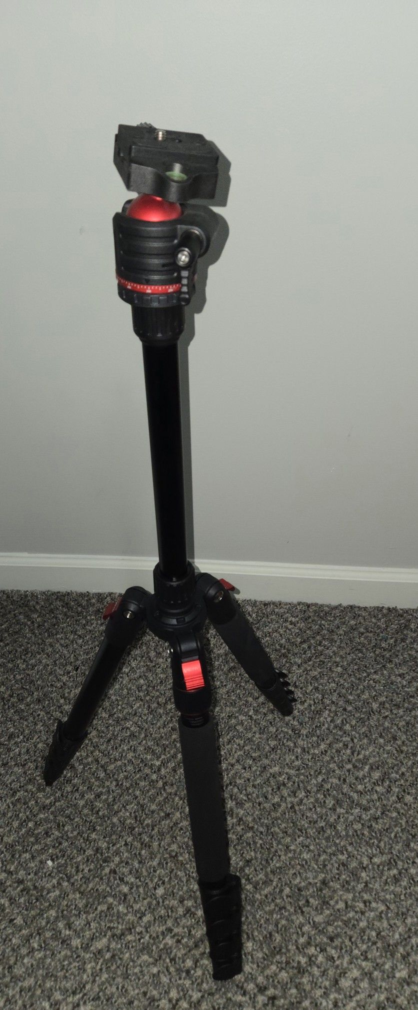 Victiv AP50 Tripod (Brand New)