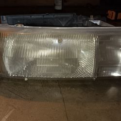 Passenger Side Front Light For 2000 Silverado Single Headlight