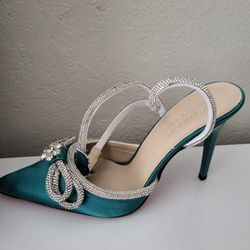 Green Heels size 7.5/8 New