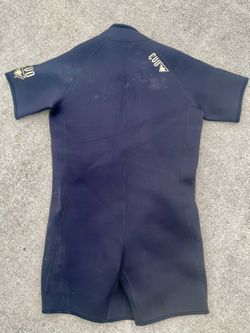 This is an EVO 3mm Adult Unisex Shorty Wetsuit Sz 3x 