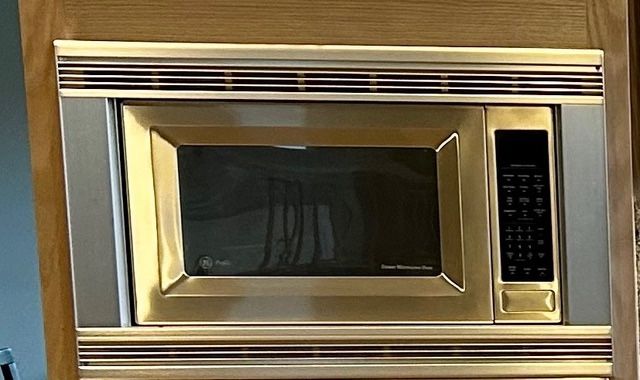 GE Profile Microwave Oven