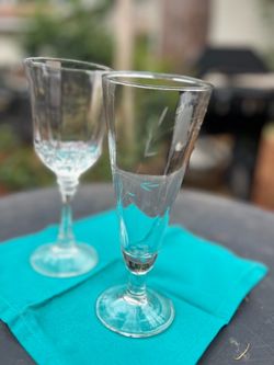 Beer lovers ! 2 sets of vintage stemware / pilsner glasses
