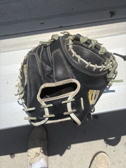 Wilson A2000 catchers mitt